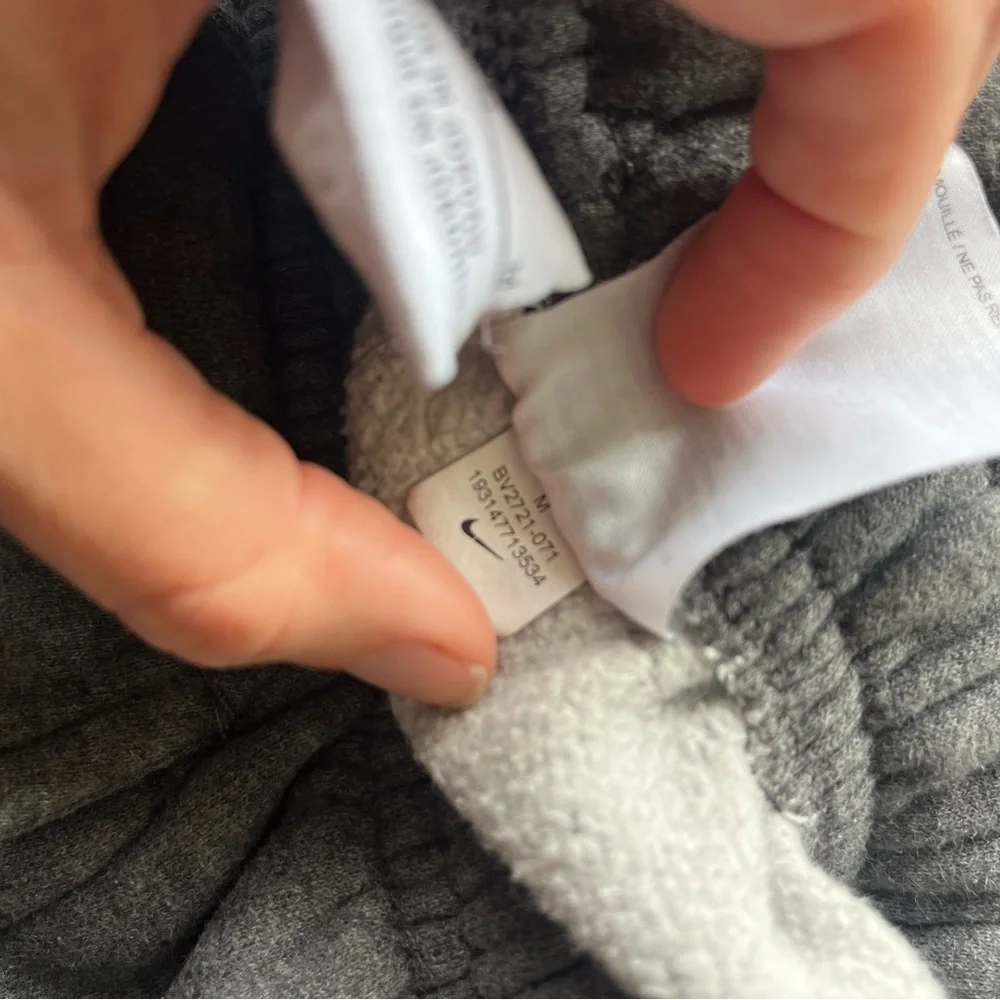 Gray Nike men’s Sweatpants Shorts size medium - Picture 10 of 10